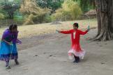images/girls/girlshome-play-775.jpg