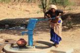 images/si-wasser/wasser-indien-frau.jpg